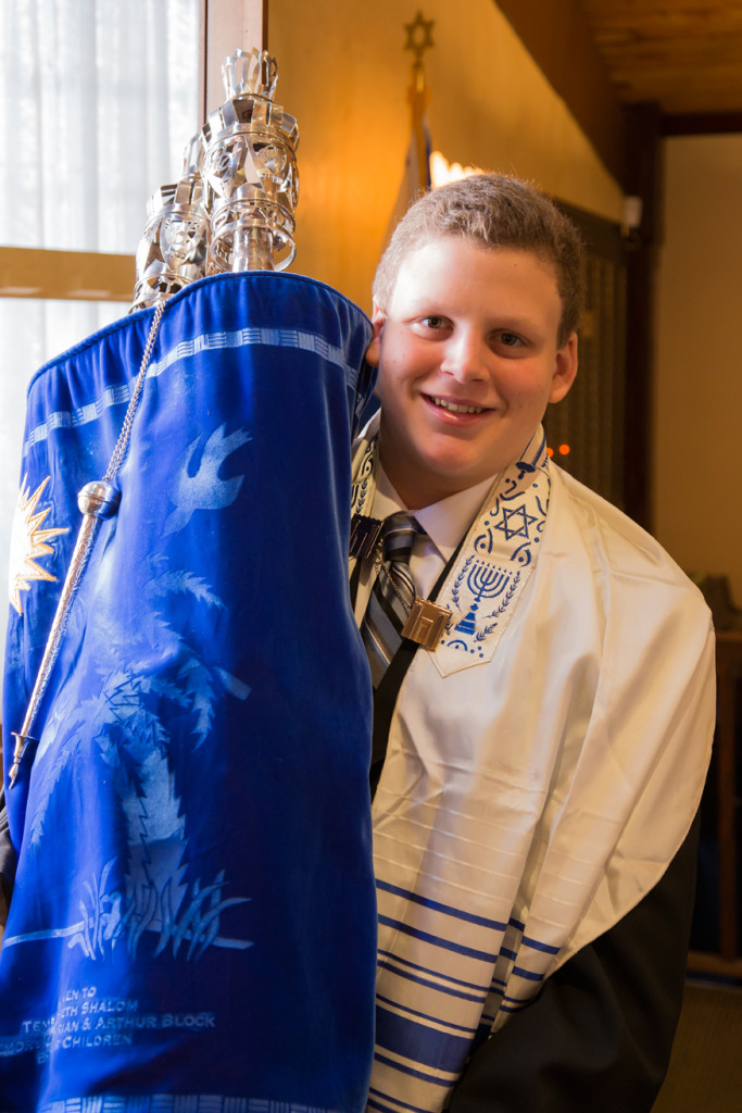 Aarons_Bar-Mitzvah_20140913__MG_9539_Aric-Attas